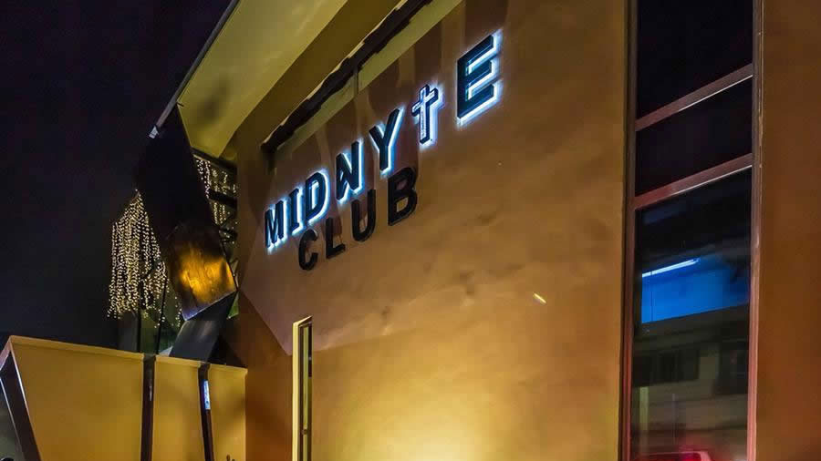 Midnyte Club, Douala, Cameroon, Supperclub, Nightclub, Entertainment, Drink, Dance, Party, Design, Branding, Website